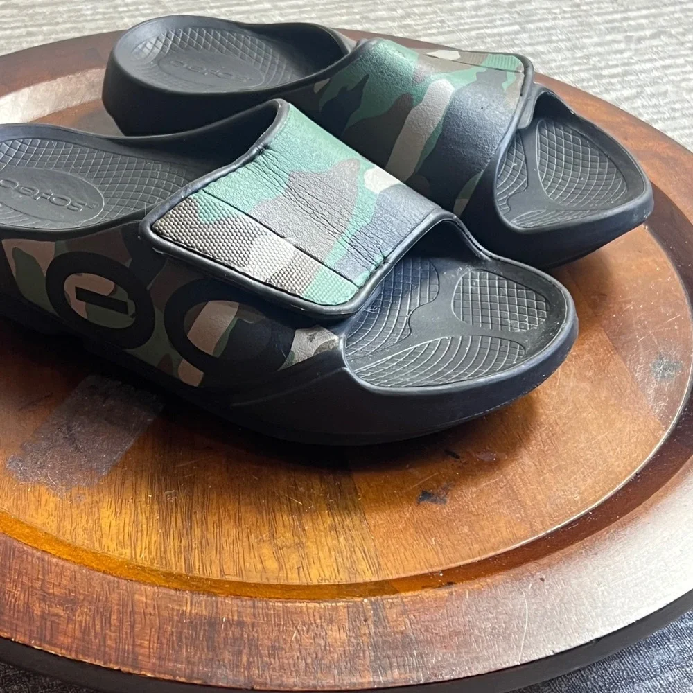 Oofos OOahh Sport Flex Slides Mens 4 Womens 6 Recovery Sandal Camo Adjustable